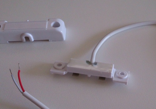 How does water leak detection cable work?
